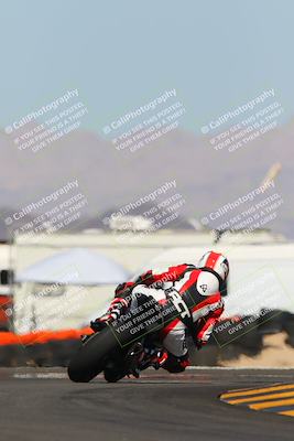 media/Oct-08-2022-SoCal Trackdays (Sat) [[1fc3beec89]]/Turn 16 (125pm)/